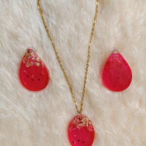 Beautiful Resin Pendant With Earring
